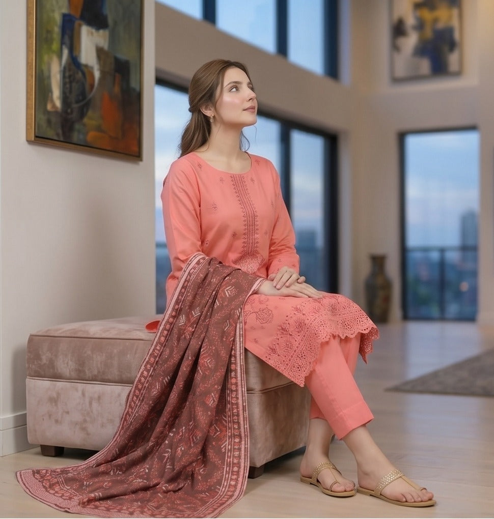 QALMKAR Embrodered 3 Pice Lawn with print duppata